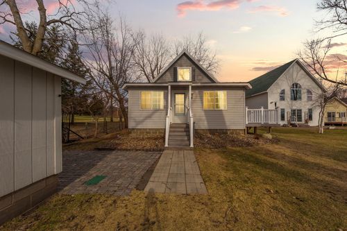 945 Reed St N, Waterville, MN, 56096-1074 | Card Image