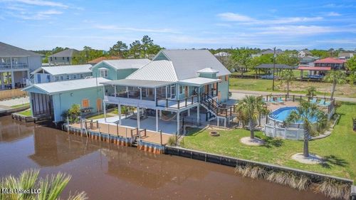 842 Deer Dr, Bay Saint Louis, MS, 39520-9045 | Card Image