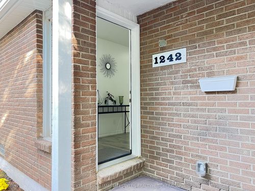 1242 Cottage Pl, Windsor, ON, N8S4H5 | Card Image