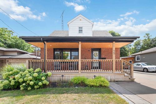 15 Conlon Cres, Thorold, ON, L2V2M6 | Card Image
