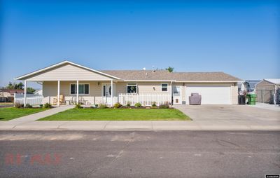 922 Skyline Drive, House other with 2 bedrooms, 2 bathrooms and null parking in Douglas WY | Image 1