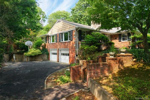 31 Orchard Farm Rd, Port Washington, NY, 11050-3336 | Card Image