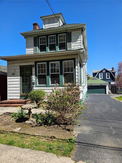 182 Parkway N, Yonkers, NY, 10704-3941 | Card Image