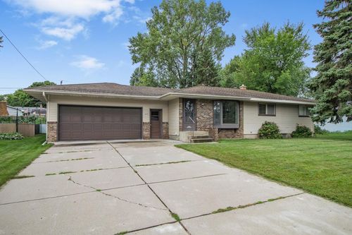 3899 Lakewood Ave, White Bear Tp, MN, 55110-4569 | Card Image