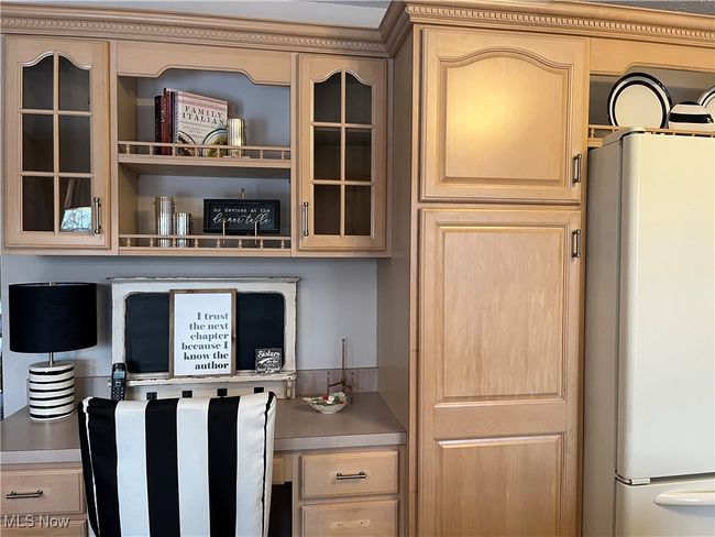 Decorative Shelving and Desk | Image 16
