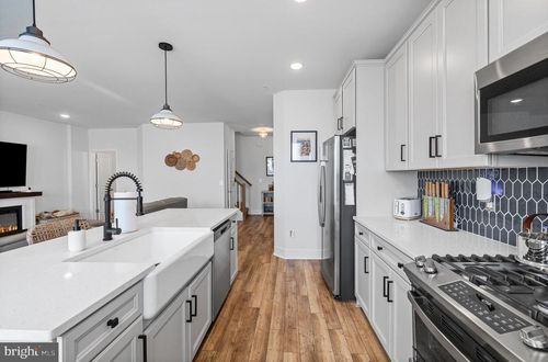 43270 Farringdon Sq, BROADLANDS, VA, 20148-5549 | Card Image