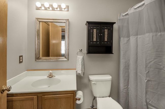 Upper Full Bath | Image 22