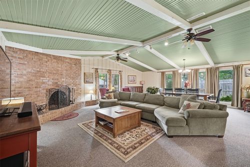 372 Lakepoint Loop, Pottsboro, TX, 75076-4640 | Card Image