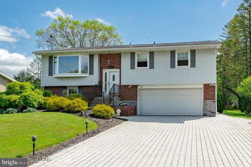 691 Harvey St, West Hazleton, PA, 18202-1525 | Card Image