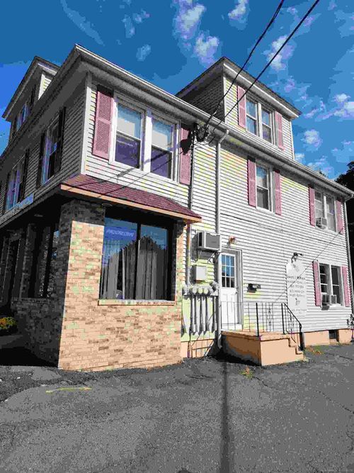 136 Broad St, Plainville, CT, 06062-3332 | Card Image