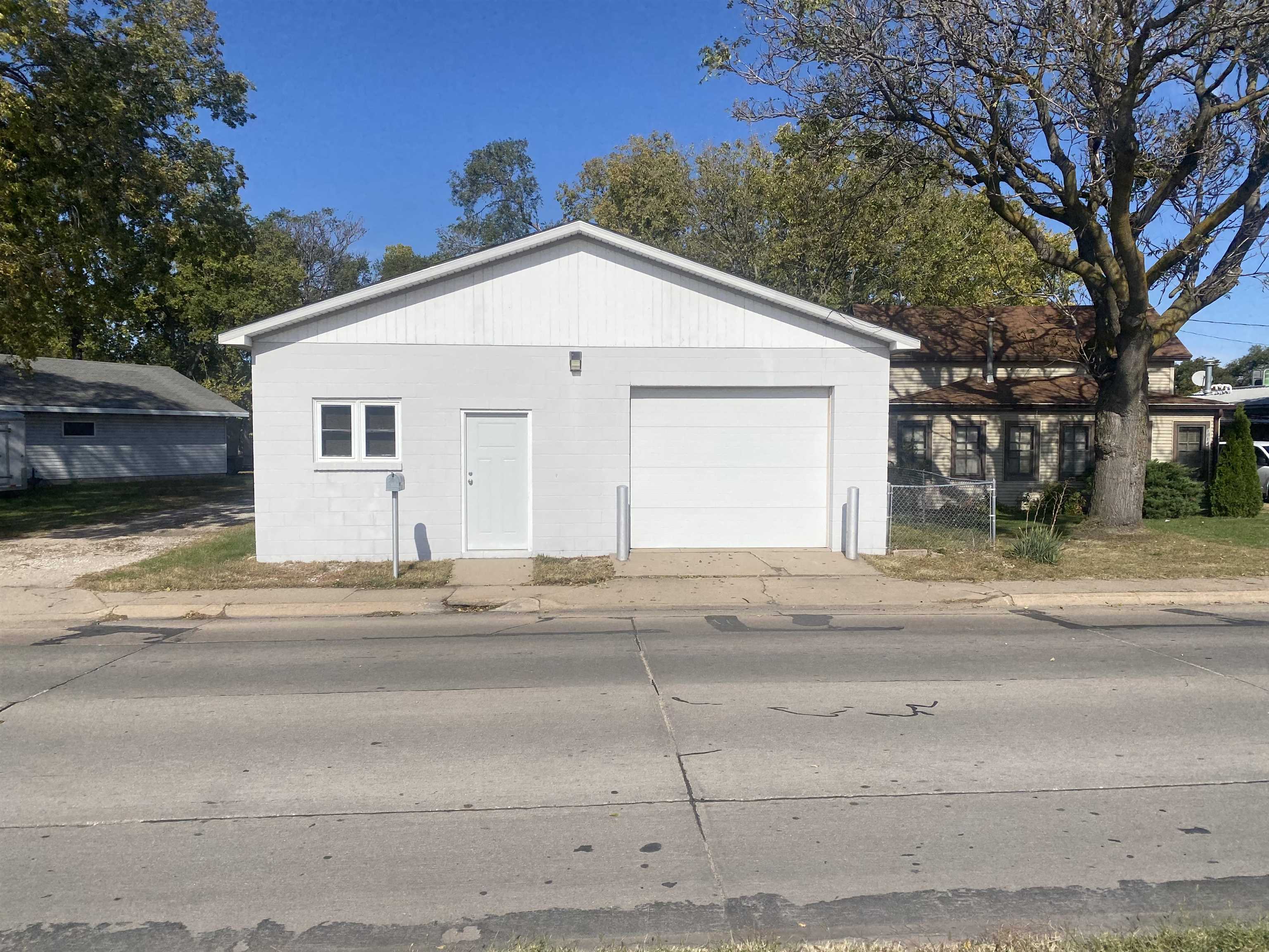 1818 W Old Lincoln Hwy, Grand Island, NE 68803