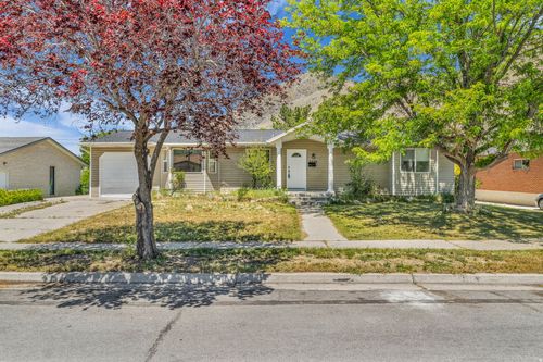 1035 Hillcrest Dr, Springville, UT, 84663-2152 | Card Image