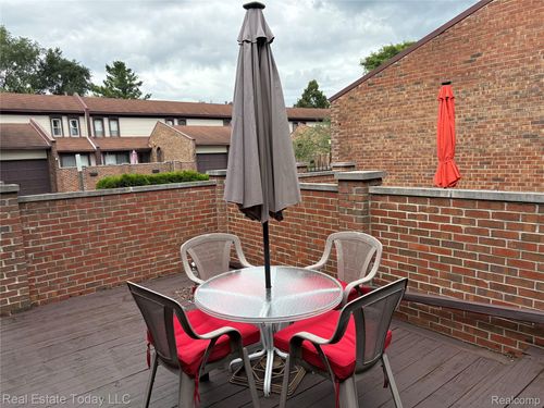 9b-25064 Champlaign Dr, Southfield, MI, 48034-1224 | Card Image