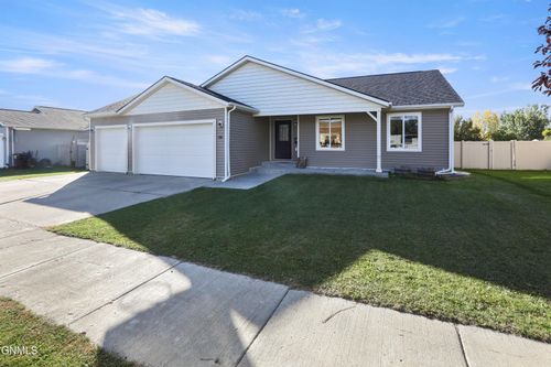 1719 25th Street W, Williston, ND, 58801 | Card Image