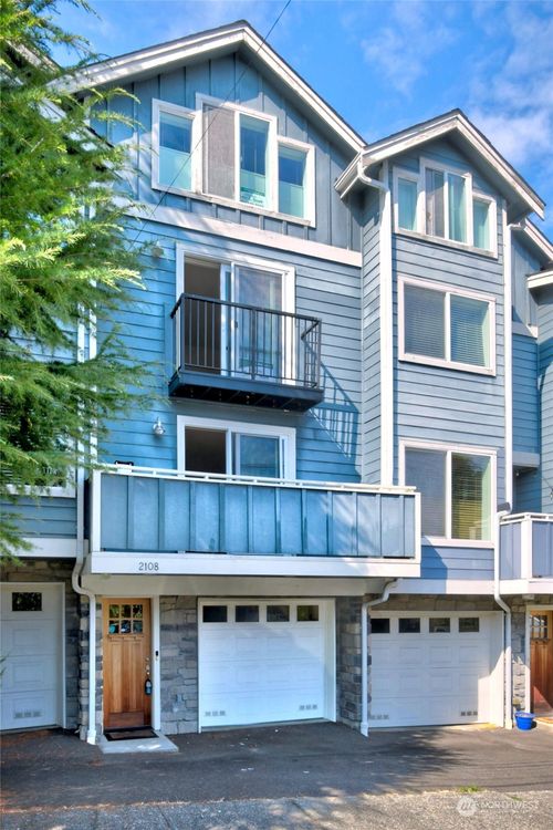 2108 W Ruffner Street, Seattle, WA, 98199 | Card Image