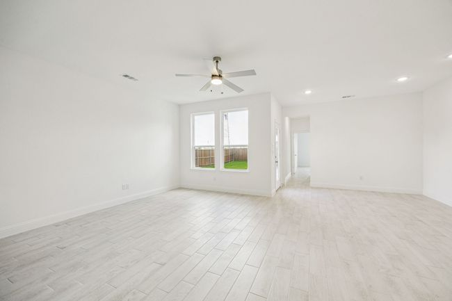 532 Magellan Cir, House other with 3 bedrooms, 3 bathrooms and null parking in Dallas TX | Image 11