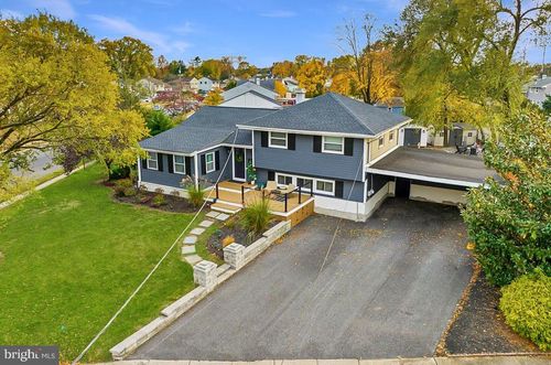 2 Spruce Rd, BURLINGTON, NJ, 08016-3105 | Card Image