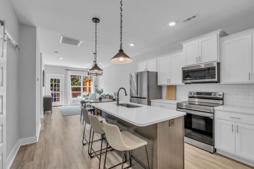 1304 Halter Park Dr, Gallatin, TN, 37066-2302 | Card Image