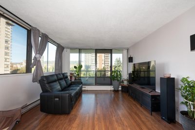 1202 - 9521 Cardston Crt, Condo with 2 bedrooms, 1 bathrooms and 1 parking in Burnaby BC | Image 2