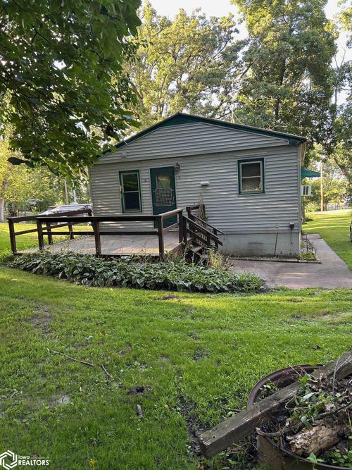 5152 Aurora Dr, Brooklyn, IA, 52211-9519 | Card Image