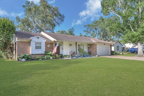 5611 W Airport Blvd, Houston, TX, 77035-4311 | Card Image