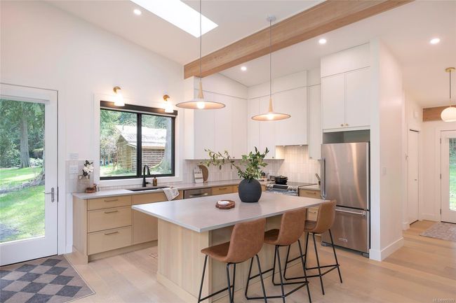 585 Wildwood Cres, House other with 1 bedrooms, 1 bathrooms and 3 parking in Gabriola Island BC | Image 22