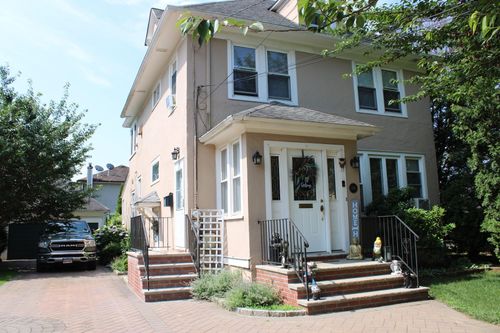 2-614 5th Ave, New Hyde Park, NY, 11040-5450 | Card Image
