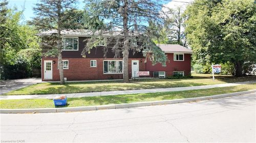 379 Holly St, Waterloo, ON, N2L4G5 | Card Image