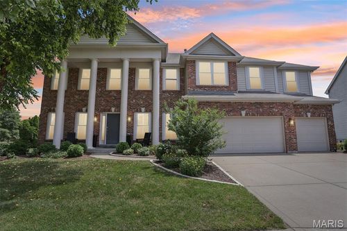 16745 Benton Taylor Dr, Chesterfield, MO, 63005-4843 | Card Image
