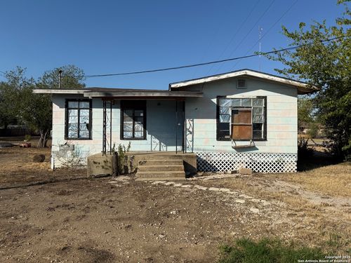 2016 Brown Ave, Jourdanton, TX, 78026-2606 | Card Image