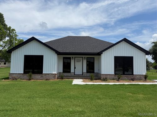 122 Carr St, Tallassee, AL, 36078-1955 | Card Image
