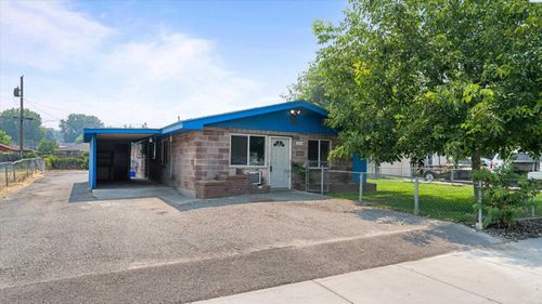 1711 W 5th Ave, Kennewick, WA, 99336-5160 | Card Image