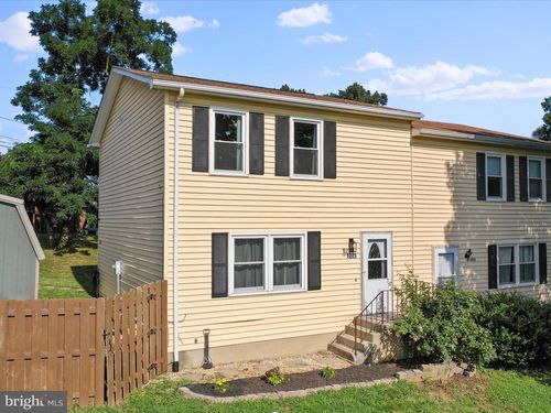 1225 Massanutten Ave, FRONT ROYAL, VA, 22630-2836 | Card Image
