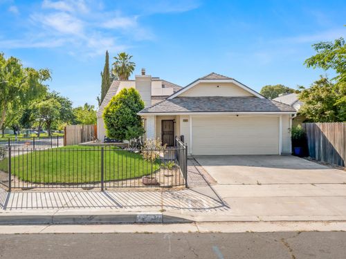 2521 N Selland Ave, Fresno, CA, 93722-5298 | Card Image