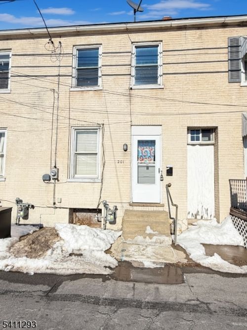 201 Cedar Aly, Phillipsburg, NJ, 08865-3134 | Card Image