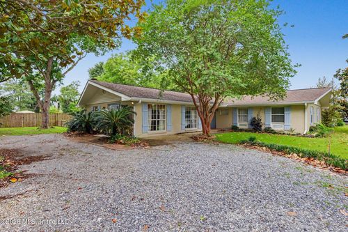 506 Esplanade Ave, Bay Saint Louis, MS, 39520-2904 | Card Image