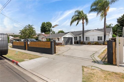 8626 Marklein Ave, North Hills, CA, 91343-5823 | Card Image