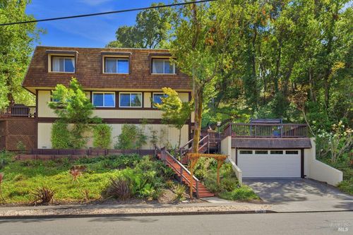 583 Fairway Drive, Novato, CA, 94949 | Card Image