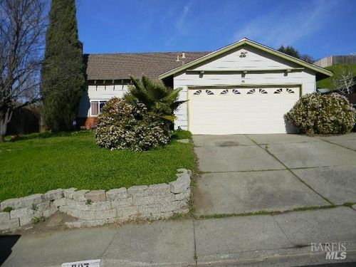 807 Reef Point Dr, Rodeo, CA, 94572-2018 | Card Image