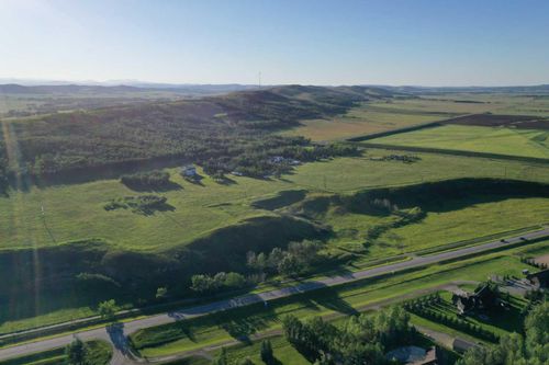 160227 402 West Avenue, Rural Foothills County, AB, T0L1K0 | Card Image