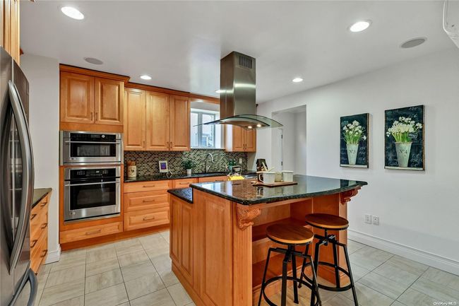 34 Boulevard, House other with 8 bedrooms, 4 bathrooms and null parking in Malba NY | Image 13