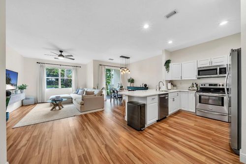 6086 Seminole Gardens Cir, Riviera Beach, FL, 33418-6581 | Card Image