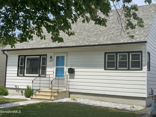 17 Crane Ave, Pittsfield, MA, 01201-1732 | Card Image