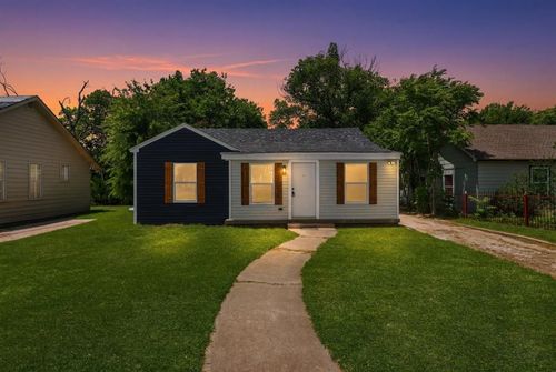 612 Clairemont Ave, Fort Worth, TX, 76103-3903 | Card Image