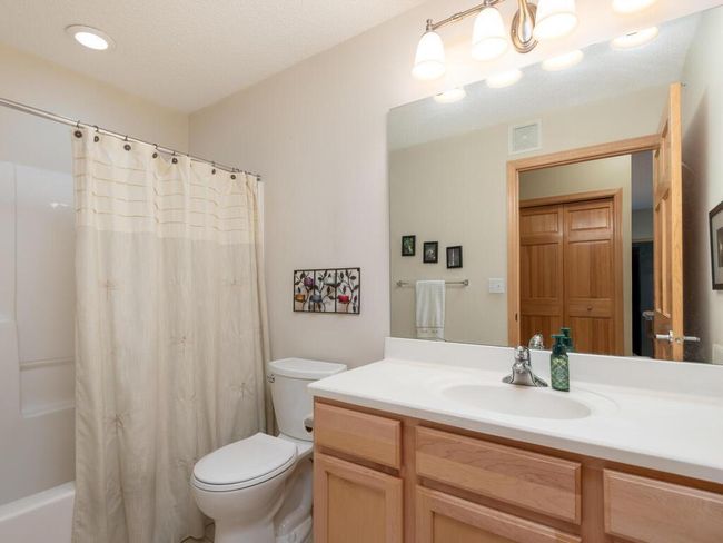 Full bath for second bedroom. | Image 23