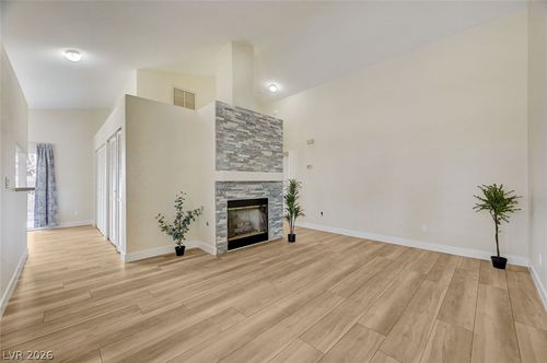 101-1632 N Torrey Pines Dr, Las Vegas, NV, 89108-6489 | Card Image