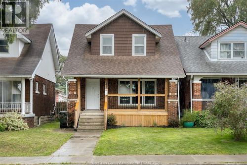 975 Curry Ave, Windsor, ON, N9B2C4 | Card Image