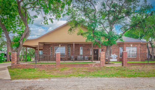 617 State Highway 123 N, Stockdale, TX, 78160-6020 | Card Image