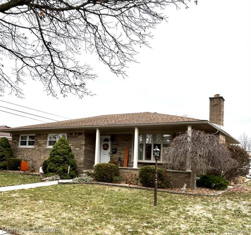 1653 Douglas St, Trenton, MI, 48183-1766 | Card Image