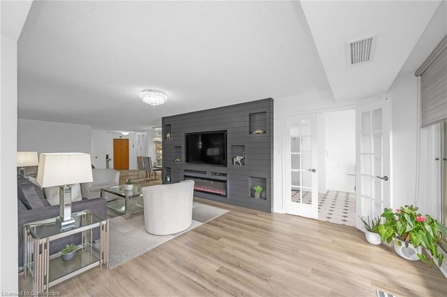 301 - 1237 N Shore Blvd E, House attached with 2 bedrooms, 2 bathrooms and 1 parking in Burlington ON | Image 12